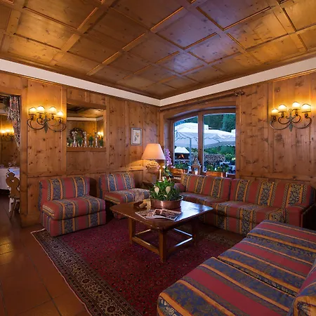 Boutique Hotel Villa Blu Cortina D'Ampezzo-2